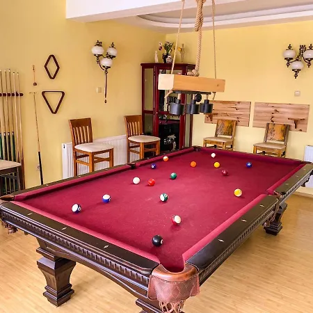 Madera - Spacious House With Swimming Pool, Sauna And Pool Table * Saparevo