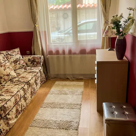 Madera - Spacious House With Swimming Pool, Sauna And Pool Table