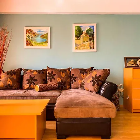 Madera - Spacious House With Swimming Pool, Sauna And Pool Table * Saparevo