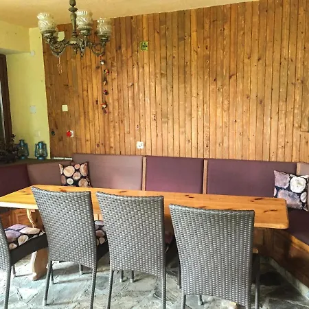 Βίλα Madera - Spacious House With Swimming Pool, Sauna And Pool Table