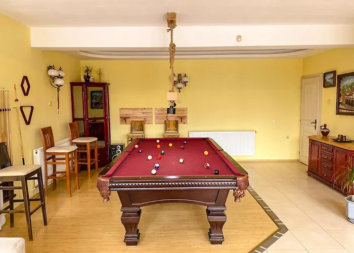 Madera - Spacious House With Swimming Pool, Sauna And Pool Table ヴィラ