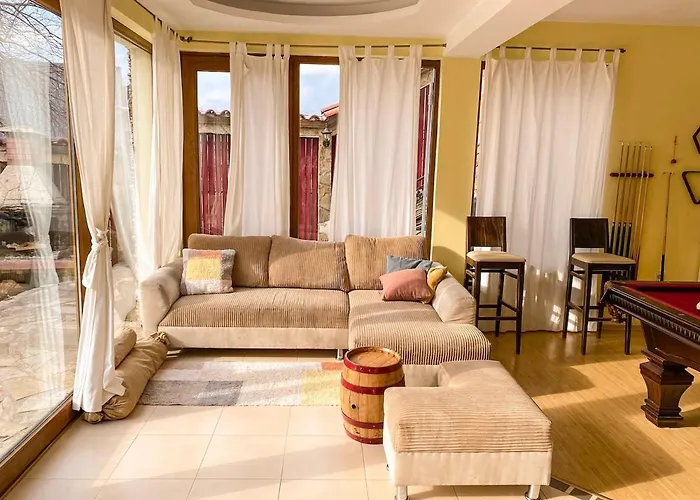 Madera - Spacious House With Swimming Pool, Sauna And Pool Table ヴィラ Saparevo